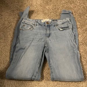 Skinny light blue jeans
